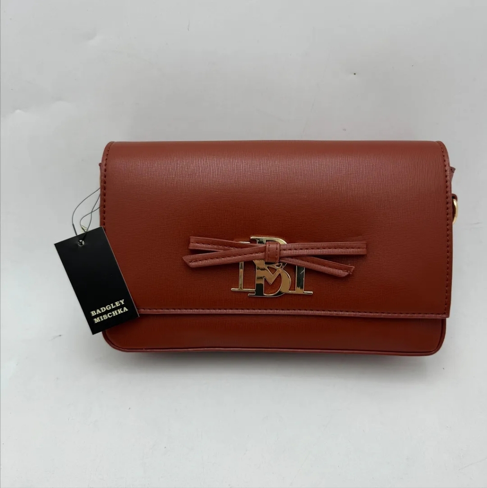 Badgley Michka crossbody clutch